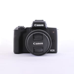 Brukt Canon EOS M50 MkII kit. Sort med 15-45mm f/3.5-6.3 IS