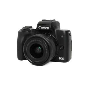 Brukt Canon EOS M50 MkII kit. Sort med 15-45mm f/3.5-6.3 IS