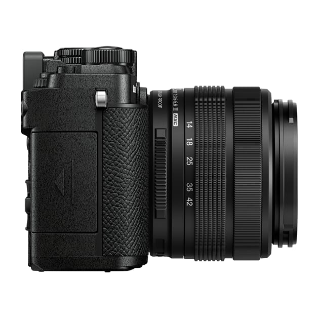 OM_SYSTEM_PEN_C57_Black_Leftside_1442_III_Setdown.jpg